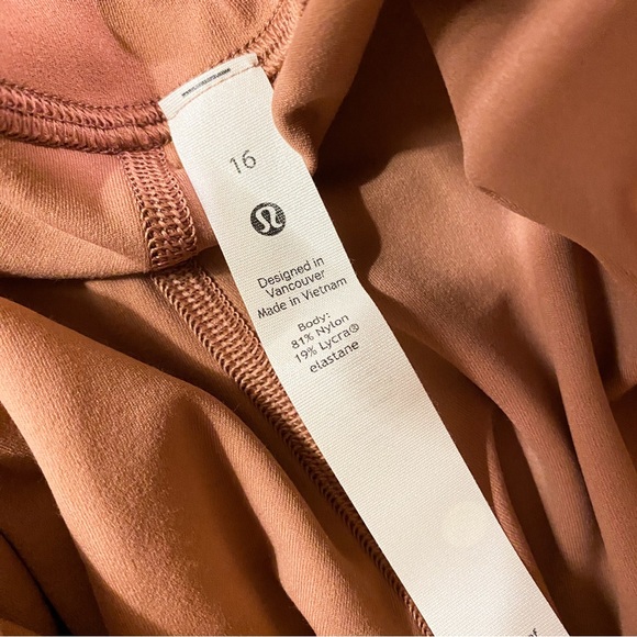 New lululemon Align HR Crop 21" $88 size 16 - Picture 5 of 8